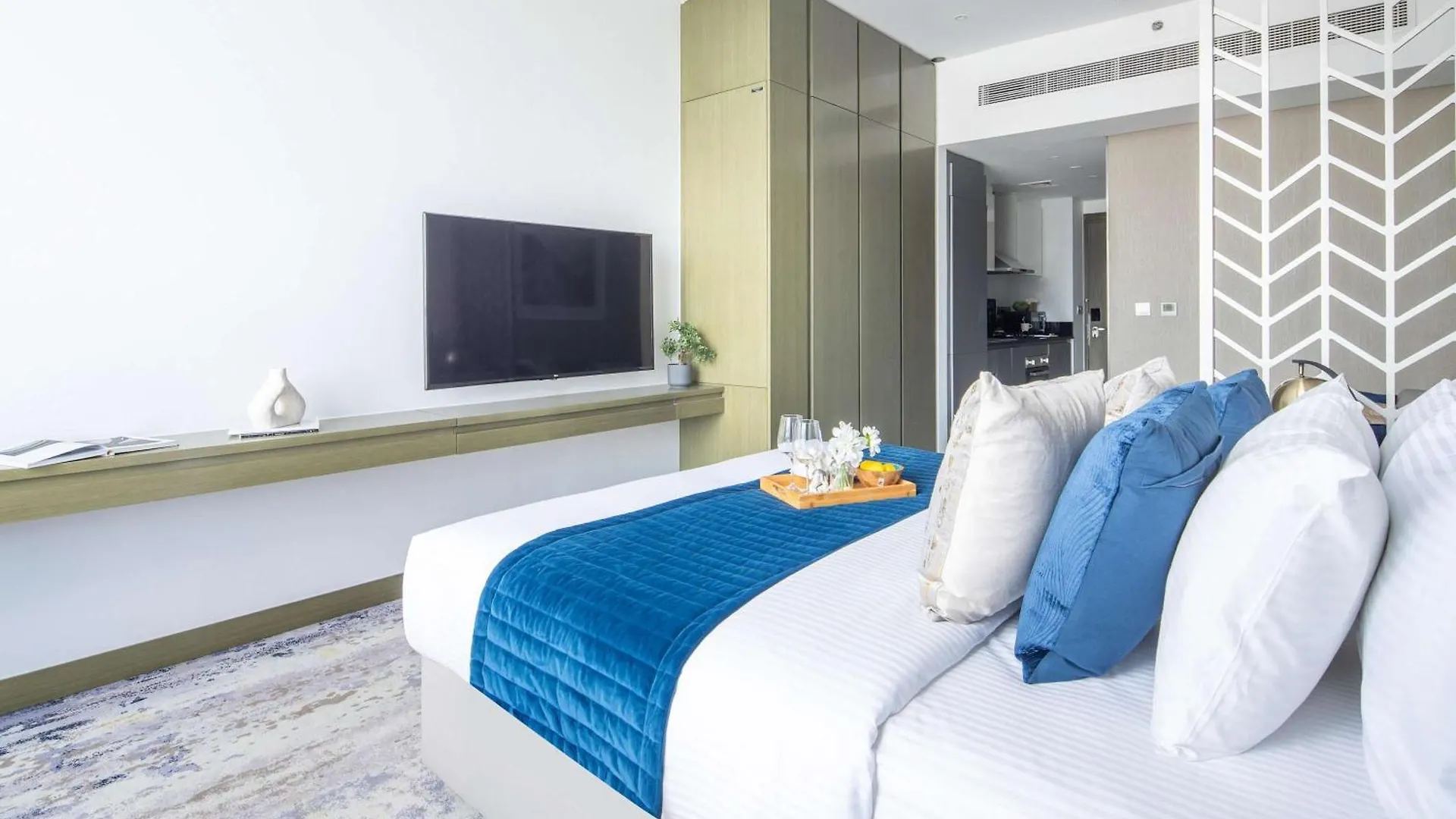 Apartment Frank Porter - Damac Prive B Dubai